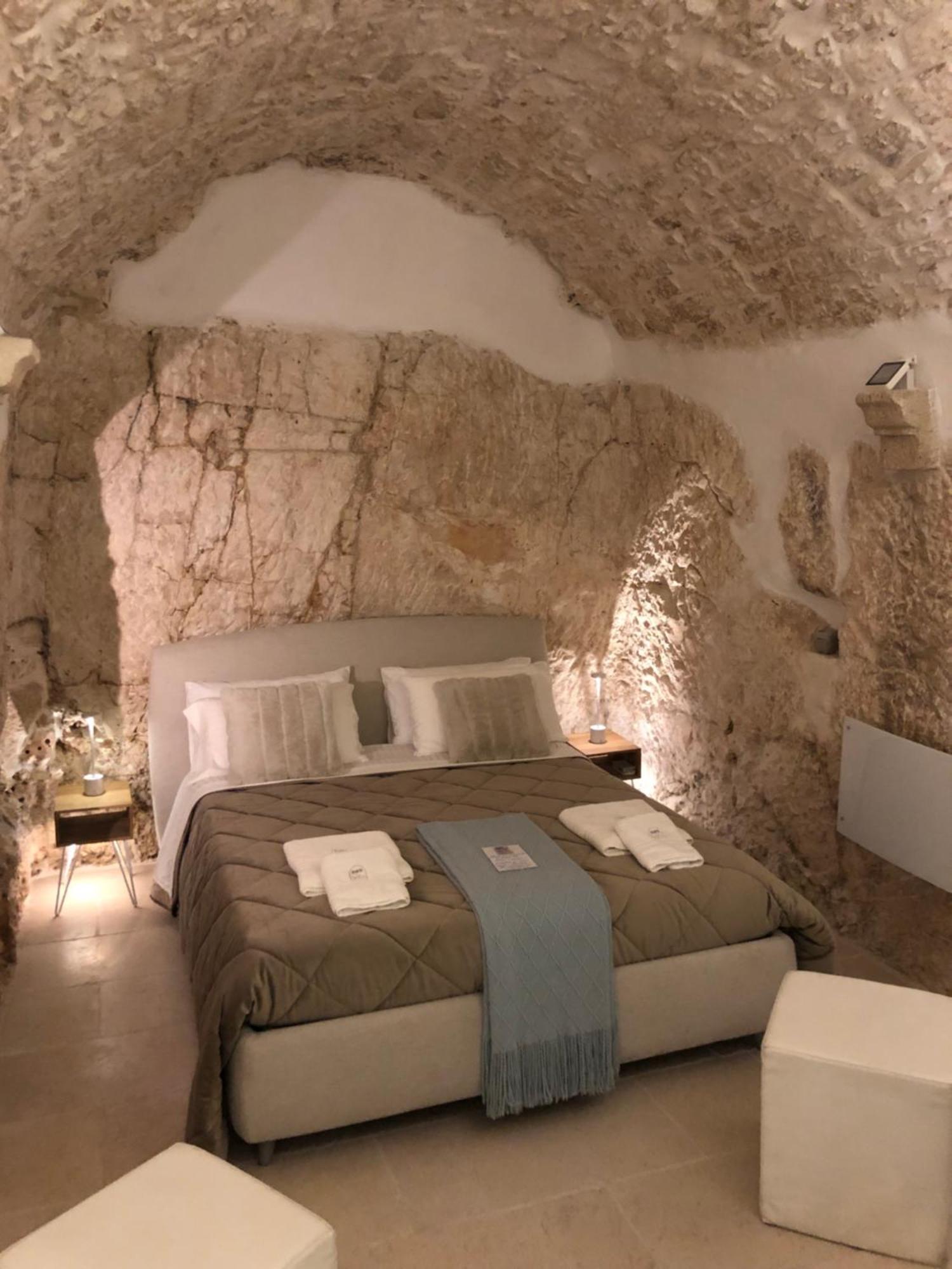 Deluxe Double Room with Shower